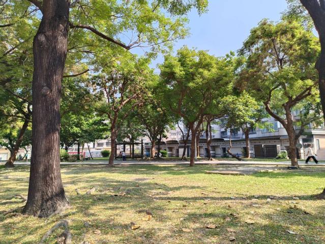 ⭕"自由黃昏市場"微笑公園旁翻新公寓三房 ⭕ 照片 1
