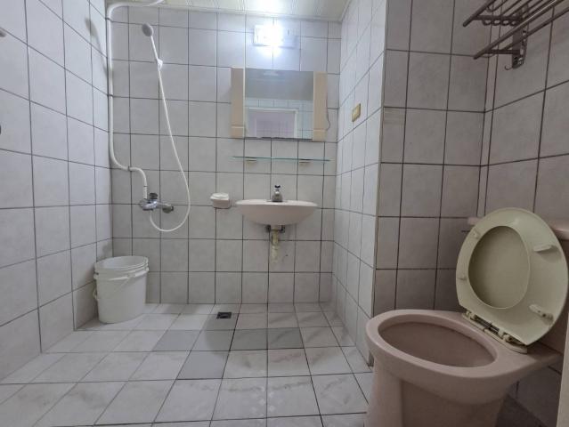 岡山國中雙學區大坪數優質平車大樓~張秀香0956849917房屋土 照片 9