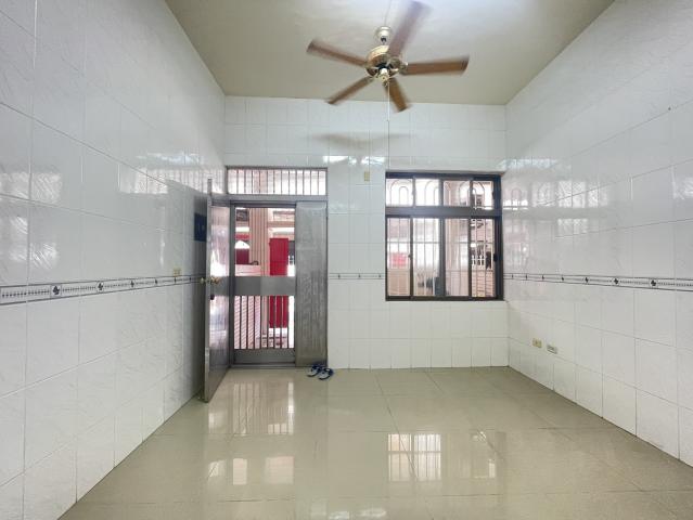 岡山稀有釋出雙學區翻新微整透天~張秀香0956849917房屋土地 照片 3