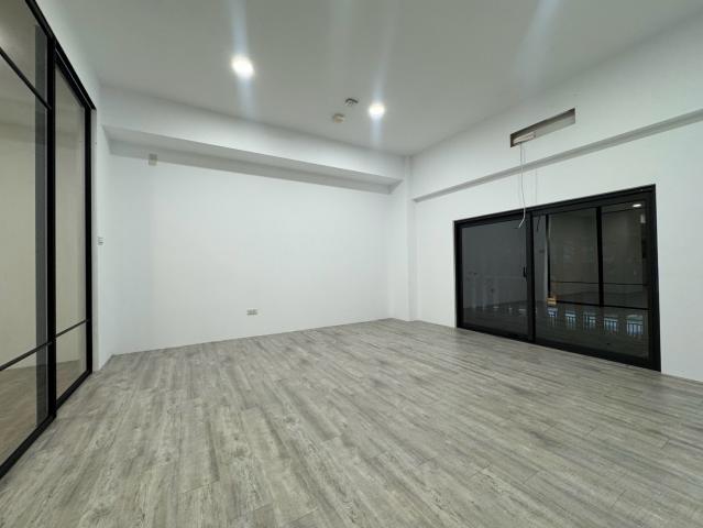 北屯總太造鎮住店兩用挑高發財金店附B1平車 照片 11