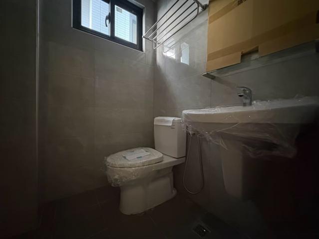 沙鹿買房買地  沙鹿登峰寶城前院停車朝南全新未住質感美別墅 照片 11
