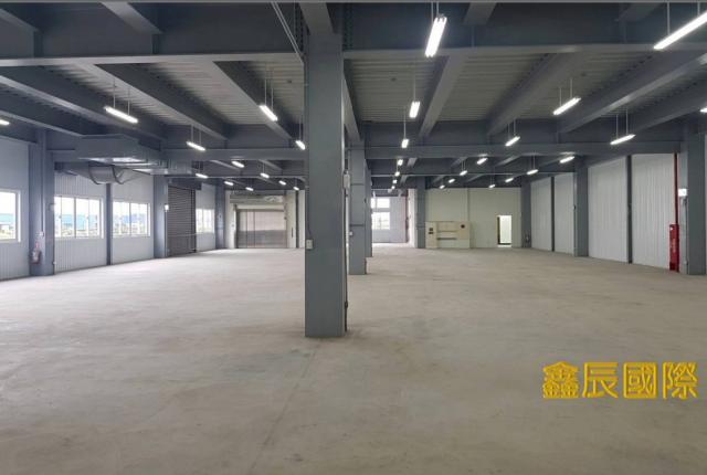 大園挑高臨大路大貨梯廠房【7851】 照片 2