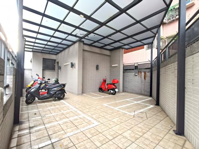 南高雄買房 大東捷運【彩虹城堡】溼地公園河畔明亮優質2房 照片 15