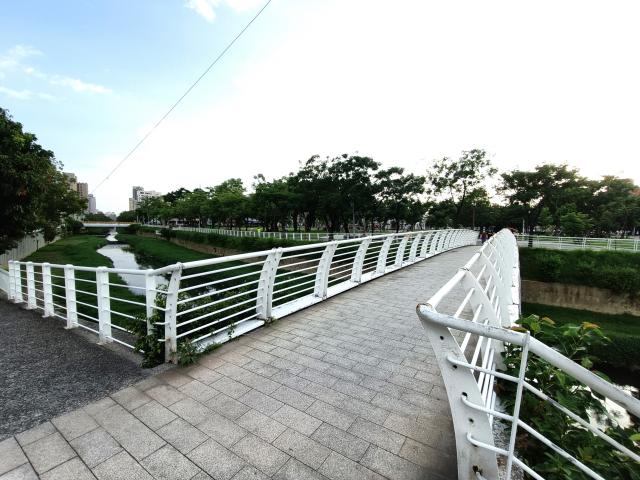 南高雄買房 大東捷運【彩虹城堡】溼地公園河畔明亮優質2房 照片 20