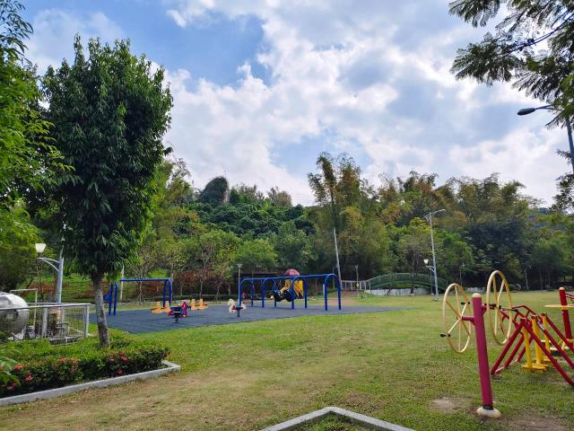 台中買屋賣房霧峰阿罩霧公園旁大地坪別墅 土地王劉志忠 照片 23