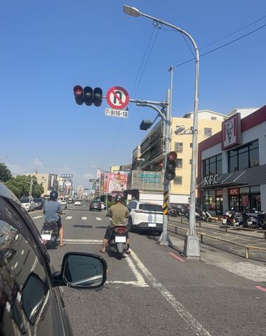 五甲商圈/近福誠高中/1樓公寓門口可停車 三民房仲推薦 照片 2