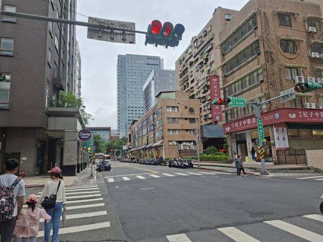 I-19南港車站東方大地店辦 照片 13