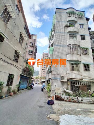 中正路華廈 北大房仲女神 照片 1