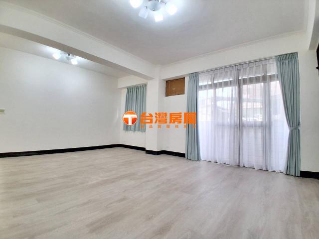 中正路華廈 北大房仲女神 照片 3