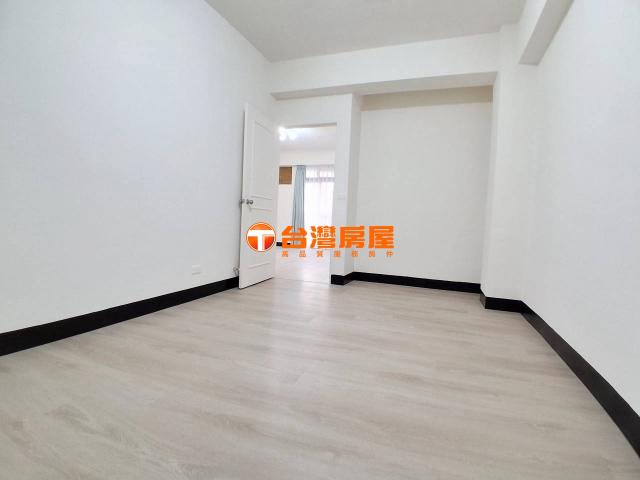 中正路華廈 北大房仲女神 照片 10