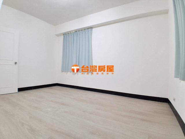 中正路華廈 北大房仲女神 照片 11