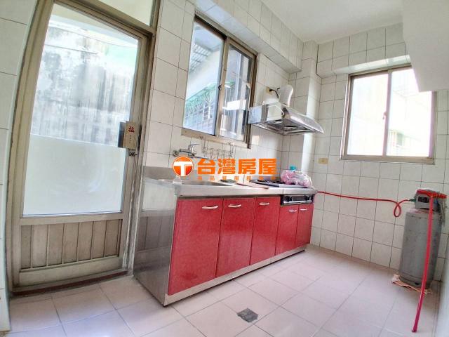 中正路華廈 北大房仲女神 照片 13