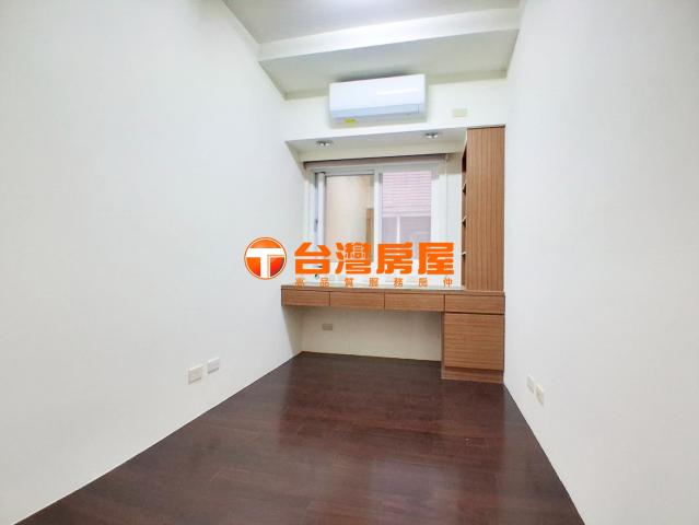 爵仕悅 北大房仲女神 照片 7