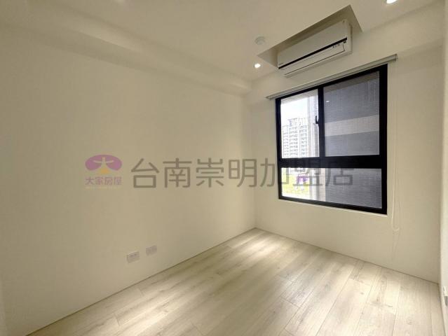 台南高鐵高檔裝潢三房平車佳展 照片 12