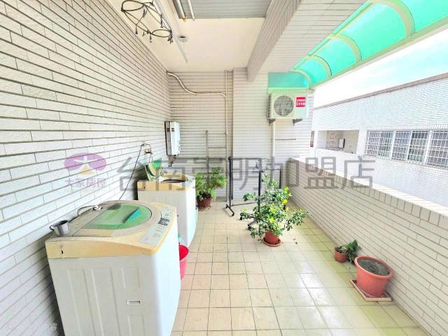 東區正崇善路大面寬金店住 照片 14