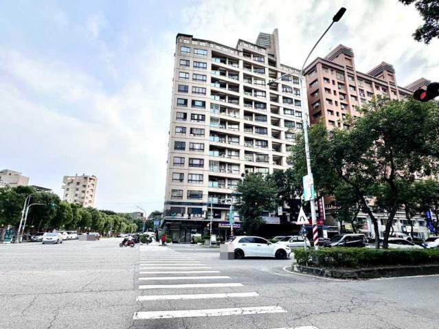 楠梓土庫家樂福│邊間採光大三房車位│新領袖 照片 23