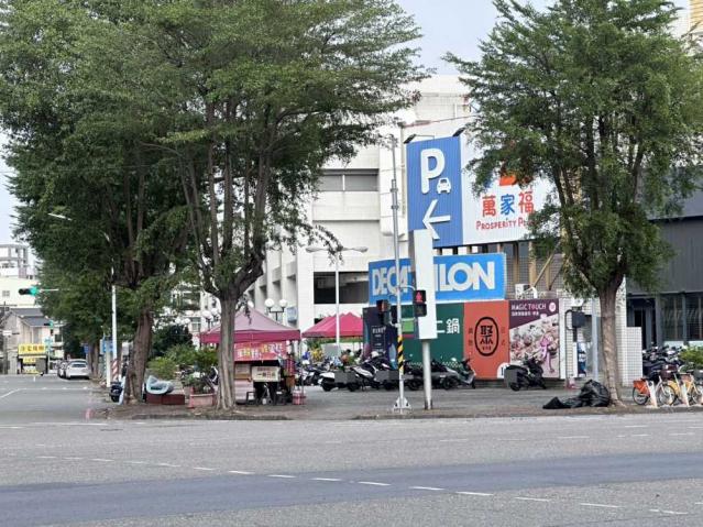 楠梓土庫家樂福│邊間採光大三房車位│新領袖 照片 24