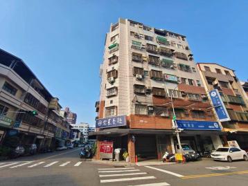 近文心國小捷運｜室內約30坪大三房+車位｜重金裝潢