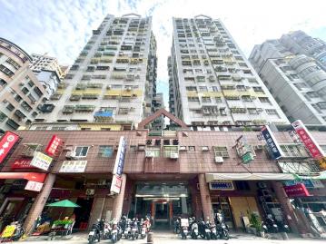 鼎山家樂福C27輕軌生活圈 低總價成家兩房