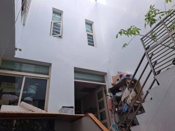 新竹市城北街｜超稀有大地坪｜雙面臨路透天
