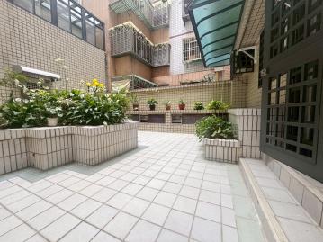 一樓免爬梯｜港坪公園舒適宅 嘉義買土地