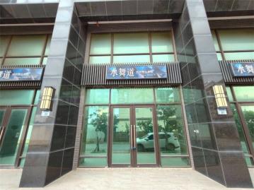 青埔A18水舞道挑高店面 桃園中壢找房