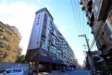 南寮透天大樓 鄰南寮國小の優美四房+平面車位•皇凱大樓