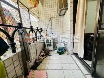 台北大鎮成家3房 格局方正 室內動線流暢 前後陽台 頂樓加蓋成家3房 格局方正 室內動線流暢 前後陽台 頂樓加蓋