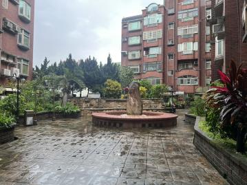 新竹推薦房仲 獨家中正伯爵温馨高雅三房可停小休旅車