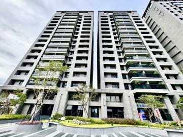 高大特區★永久棟距景觀三房平車★蔚藍海19 鄭幃榛