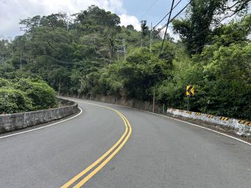 175咖啡公路老家老樹雙面路溪畔美景農地 台南買屋專家