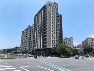 葳格中學南興國小櫻花晴川岸水岸視野三房平面車位