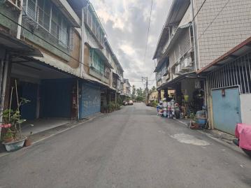 屏東農舍農地 長治圓環超值8米店住周邊鄰近國小、國中，孩子就學免煩惱。 步行即可達7-11