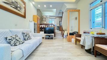 左營高鐵左營國中邊間花園別墅全新整理