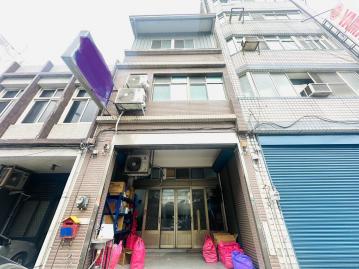 信東路店面透天｜商圈正中心｜自營起家厝承接有緣人