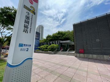 高雄左營買房 R15生態園區站優雅套房住家