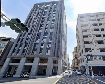 高雄法拍房仲 拍輕軌站6年 景觀大樓