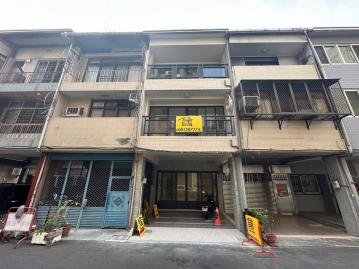 全新整理高質感美裝潢，臨路透天店面，即刻入主西區精華！