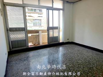 大台南房仲王 專新進路商圈邊間採光樓寓-台南市新營區和平路