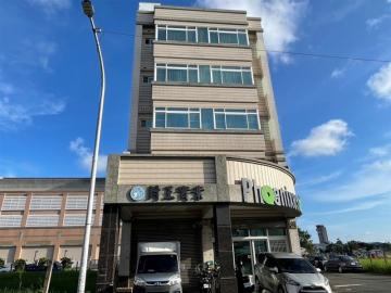 高雄店面三角窗 鳳甲大地坪獨棟三面採光電梯雙車透店