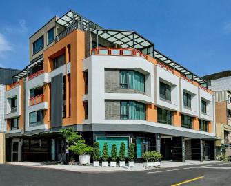 豐原交流道｜岸裡國小｜全新未住電梯店住A