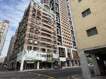 高雄找屋推薦 大昌商圈三角窗燙金雙店面醒目有市降價囉
