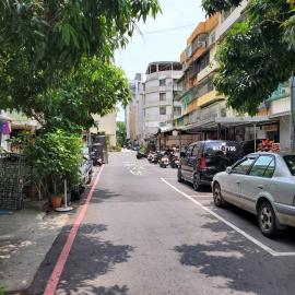 高雄找屋推薦科工館民族社區陽台進出三房雙衛開窗健身公寓