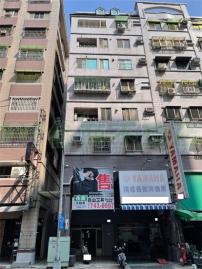 鳳山捷運房 重立路1+2+3店住