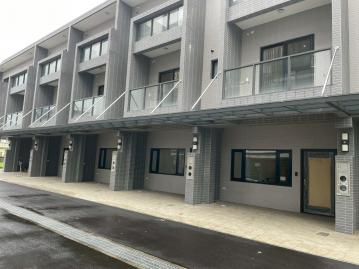 阿金帶你找好房 清溝夜市旁四房車位別墅
