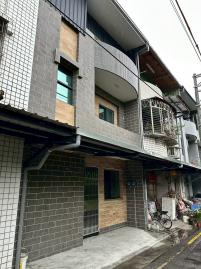 羅東數位房仲 擁抱河濱新生活-宜蘭市全新翻修四房大面寬透天