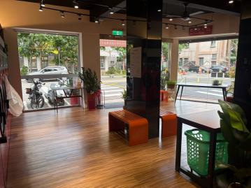 中壢房仲大叔 內壢收租王＃三角窗店面 ＋23套房