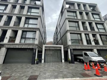 竹北房仲專家 |王喬時光|輕屋齡奢華大面寬雙車美住店
