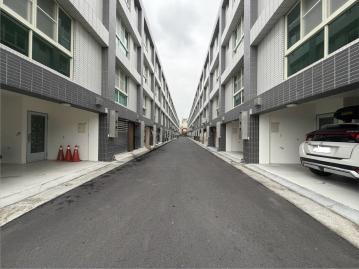 宜蘭房產達人 宜市宜商旁全新3房車庫透天~台灣房屋小豬