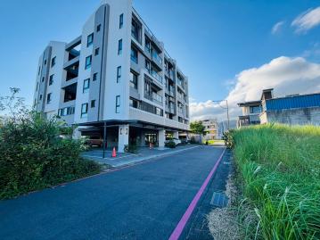 宜蘭房產達人 頭城近市區全新1房1廳車位華廈~台灣房屋小豬